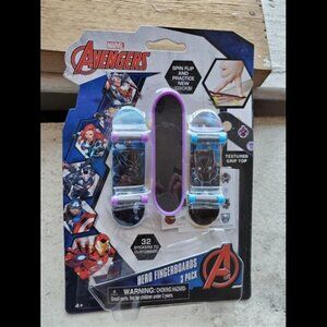 Marvel Avengers Fingerboard Set 3 Pack and 32 Stickers Black Panther